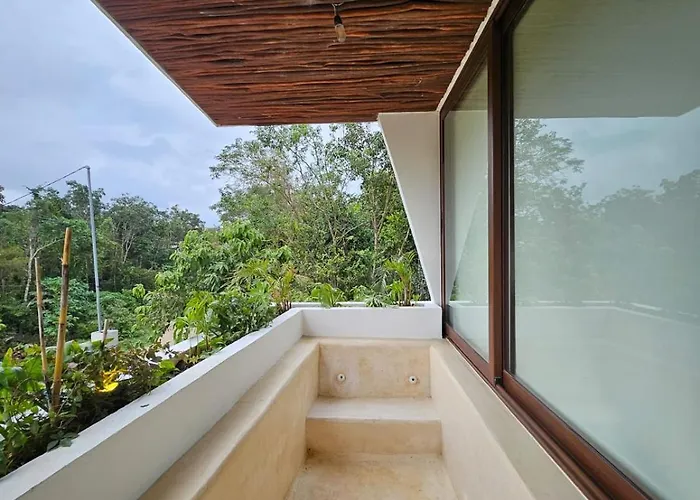 Luxe Jacuzzi