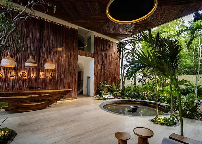 Luxe Jacuzzi Apartment