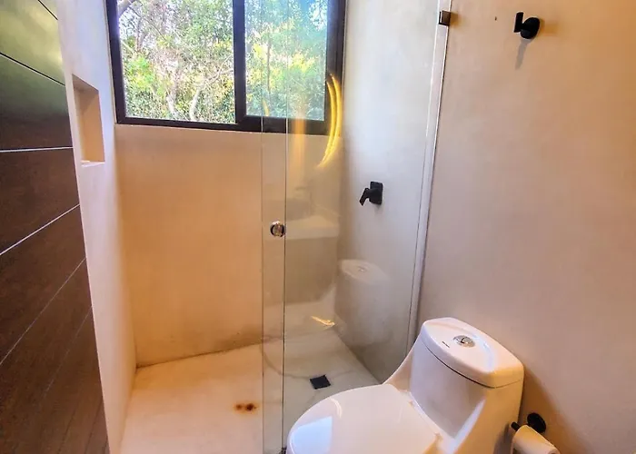 Luxe Jacuzzi Apartment *