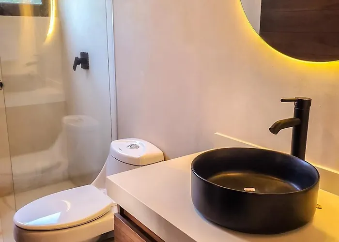 Luxe Jacuzzi Apartment *